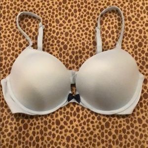 Victoria Secret Body By Victoria Push-Up Bra 34D